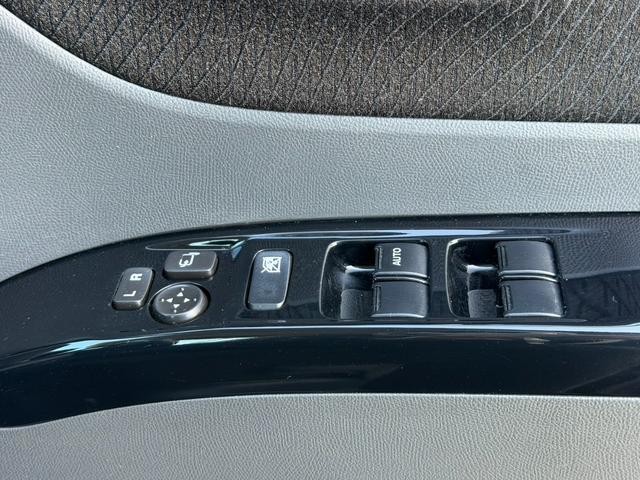 �������I�[�g�@�\�����ڂ���Ă���Ԏ킪�L�x�ɂȂ�܂����I�J����Ƃ��̎����̈ړ������炵�Ă����p���[�E�B���h�E�B�^�]�Ȃ��瑼�̑��̊J���n�e�e�ł���̂��A�����h�~�̂��߂̈��S���\�ł��I