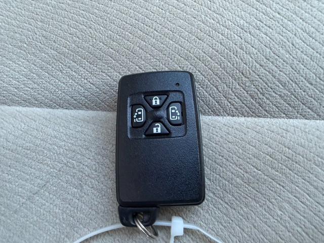 �L�[���|�P�b�g��o�b�N�ɓ��ꂽ�܂܎Ԃ̃h�A�̉����E�{���A�G���W���̂n�m�^�n�e�e���s����X�}�[�g�L�[�I