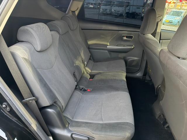 プリウスアルファ Ｓ　Ｌセレクション　純正ナビ　フルセグＴＶ　バックカメラ　ステアリングスイッチ　ＥＴＣ　社外１７インチナビ（12枚目）