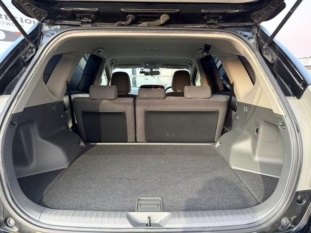 プリウスアルファ Ｓ　Ｌセレクション　純正ナビ　フルセグＴＶ　バックカメラ　ステアリングスイッチ　ＥＴＣ　社外１７インチナビ（13枚目）