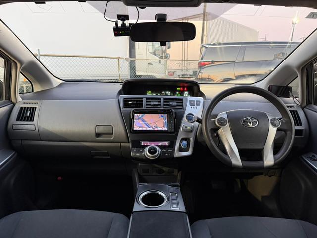 プリウスアルファ Ｓ　Ｌセレクション　純正ナビ　フルセグＴＶ　バックカメラ　ステアリングスイッチ　ＥＴＣ　社外１７インチナビ（18枚目）