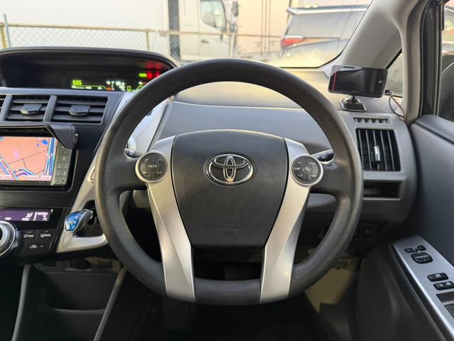 プリウスアルファ Ｓ　Ｌセレクション　純正ナビ　フルセグＴＶ　バックカメラ　ステアリングスイッチ　ＥＴＣ　社外１７インチナビ（19枚目）