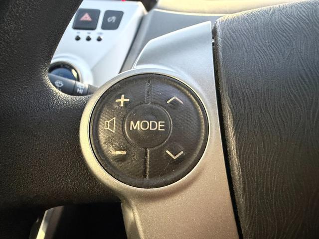 プリウスアルファ Ｓ　Ｌセレクション　純正ナビ　フルセグＴＶ　バックカメラ　ステアリングスイッチ　ＥＴＣ　社外１７インチナビ（30枚目）