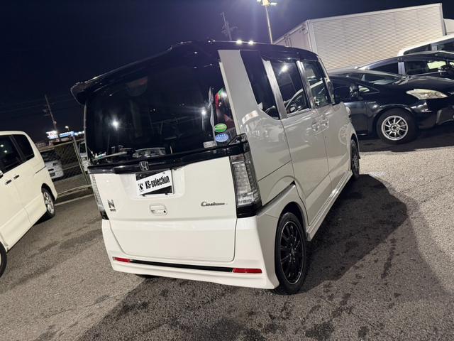 N-BOXカスタム 2トーンカラースタイル G・ターボLパッケージ ツートンカラー 両側電動スライドドア 純正15インチアルミホイール ETC 地デジTV ハーフレザー クルーズコントロール(5枚目)
