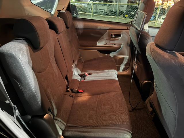 プリウスアルファ Ｓ　チューン　ブラック　純正ナビ　フルセグＴＶ　バックカメラ　ステアリングスイッチ　ＥＴＣ　社外１７インチアルミホイール（13枚目）