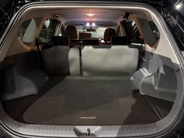 プリウスアルファ Ｓ　チューン　ブラック　純正ナビ　フルセグＴＶ　バックカメラ　ステアリングスイッチ　ＥＴＣ　社外１７インチアルミホイール（14枚目）