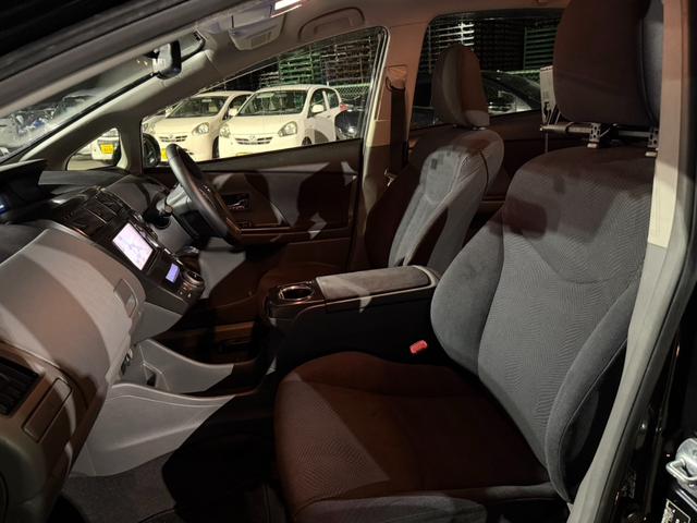 プリウスアルファ Ｓ　チューン　ブラック　純正ナビ　フルセグＴＶ　バックカメラ　ステアリングスイッチ　ＥＴＣ　社外１７インチアルミホイール（17枚目）