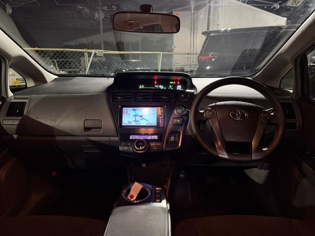 プリウスアルファ Ｓ　チューン　ブラック　純正ナビ　フルセグＴＶ　バックカメラ　ステアリングスイッチ　ＥＴＣ　社外１７インチアルミホイール（18枚目）