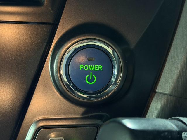 プリウスアルファ Ｓ　チューン　ブラック　純正ナビ　フルセグＴＶ　バックカメラ　ステアリングスイッチ　ＥＴＣ　社外１７インチアルミホイール（29枚目）