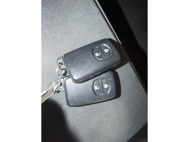 プリウスアルファ Ｓ　チューン　ブラック　純正ナビ　フルセグＴＶ　バックカメラ　ステアリングスイッチ　ＥＴＣ　社外１７インチアルミホイール（39枚目）