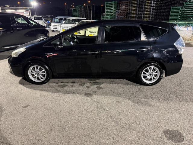 プリウスアルファ Ｓ　チューン　ブラック　純正ナビ　フルセグＴＶ　バックカメラ　ステアリングスイッチ　ＥＴＣ　社外１７インチアルミホイール（52枚目）