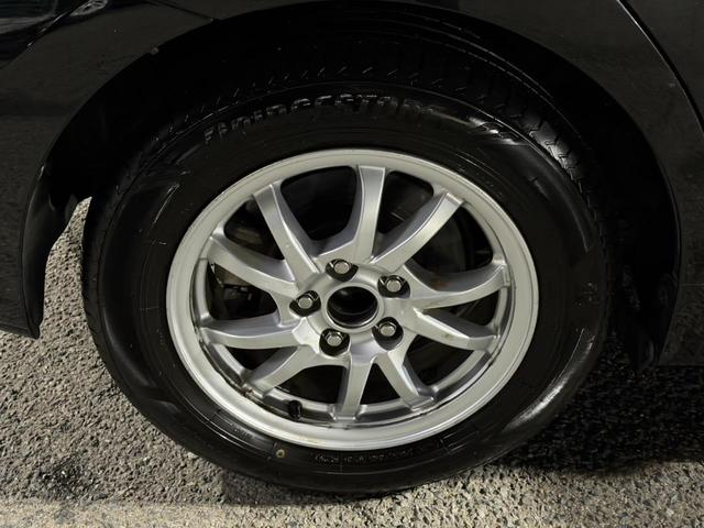 プリウスアルファ Ｓ　チューン　ブラック　純正ナビ　フルセグＴＶ　バックカメラ　ステアリングスイッチ　ＥＴＣ　社外１７インチアルミホイール（67枚目）