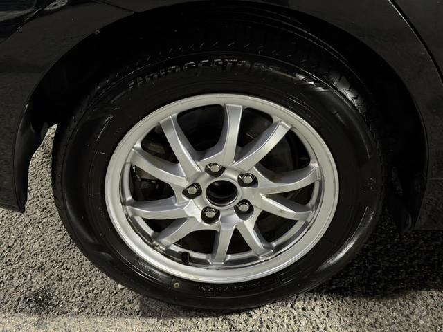 プリウスアルファ Ｓ　チューン　ブラック　純正ナビ　フルセグＴＶ　バックカメラ　ステアリングスイッチ　ＥＴＣ　社外１７インチアルミホイール（69枚目）