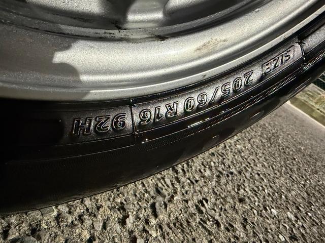 プリウスアルファ Ｓ　チューン　ブラック　純正ナビ　フルセグＴＶ　バックカメラ　ステアリングスイッチ　ＥＴＣ　社外１７インチアルミホイール（72枚目）