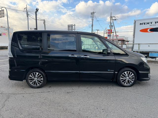 セレナ ハイウェイスター　Ｓ－ハイブリッド　両側電動スライドドア　社外ナビ　フルセグＴＶ　バックカメラ　Ｂｌｕｅｔｏｏｔｈオーディオ　クルーズコントロール　オートライト　スマートキー　レーンキープアシスト　純正アルミホイール　ＥＴＣ（8枚目）