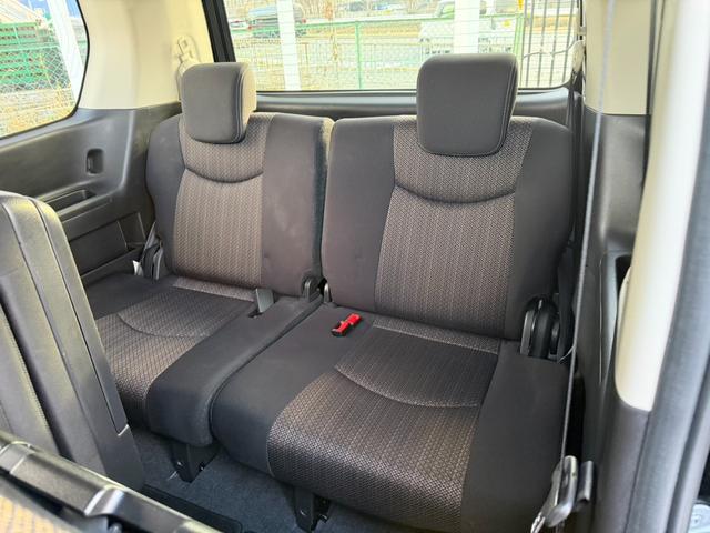 セレナ ハイウェイスター　Ｓ－ハイブリッド　両側電動スライドドア　社外ナビ　フルセグＴＶ　バックカメラ　Ｂｌｕｅｔｏｏｔｈオーディオ　クルーズコントロール　オートライト　スマートキー　レーンキープアシスト　純正アルミホイール　ＥＴＣ（17枚目）