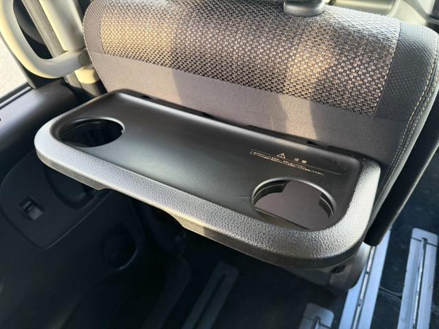 セレナ ハイウェイスター　Ｓ－ハイブリッド　両側電動スライドドア　社外ナビ　フルセグＴＶ　バックカメラ　Ｂｌｕｅｔｏｏｔｈオーディオ　クルーズコントロール　オートライト　スマートキー　レーンキープアシスト　純正アルミホイール　ＥＴＣ（22枚目）