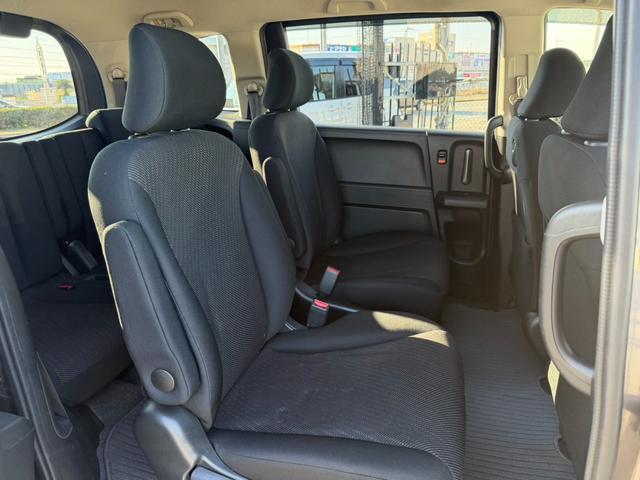 フリードハイブリッド ジャストセレクション＋　Ｂｌｕｅｔｏｏｔｈ　両側電動スライドドア　バックカメラ　ビルドインＥＴＣ　スマートキー　ステアリングスイッチ　クルーズコントロール　ＥＣＯＮ　横滑り防止装置　電格ミラー　ドライブレコーダー（12枚目）