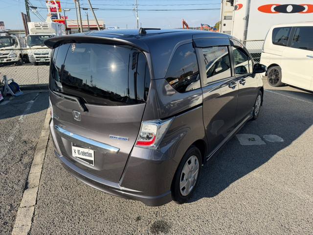 フリードハイブリッド ジャストセレクション＋　Ｂｌｕｅｔｏｏｔｈ　両側電動スライドドア　バックカメラ　ビルドインＥＴＣ　スマートキー　ステアリングスイッチ　クルーズコントロール　ＥＣＯＮ　横滑り防止装置　電格ミラー　ドライブレコーダー（51枚目）