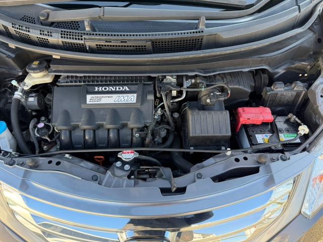 フリードハイブリッド ジャストセレクション＋　Ｂｌｕｅｔｏｏｔｈ　両側電動スライドドア　バックカメラ　ビルドインＥＴＣ　スマートキー　ステアリングスイッチ　クルーズコントロール　ＥＣＯＮ　横滑り防止装置　電格ミラー　ドライブレコーダー（74枚目）