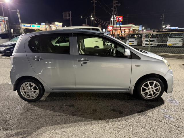 ミライース Ｘ　ＳＡ　地デジナビ　衝突軽減ブレーキ　キーレスキー　アイドリングストップ　レベライザー　パワーウィンドウ　純正アルミホイール（6枚目）