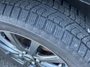 タイヤ溝ご確認ください！タイヤがすり減ると溝がなくなり、スリップサインが出ます。タイヤの摩耗による使用限度は残り溝深さが１．６ｍｍ以上と決められています。