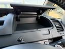運転席側にも収納可能スペース♪小物等の収納に便利です。