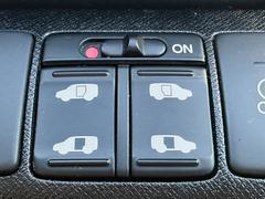 ���⤫��Ⳬ�ĳڡ���ξ¦��ư���饤�ɥɥ������å��Ĥ��Ƥޤ��� 3