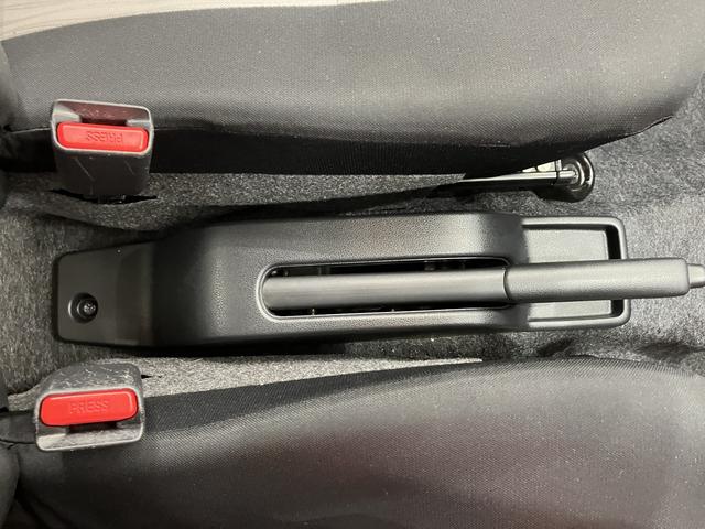 ミライース Ｌ　ＳＡＩＩＩ　アイドリングＳＴＯＰ　衝突防止　キ－レス　Ｗエアバッグ　横滑防止　レーンキープアシスト　オートハイビーム　運転席エアバック　ＡＢＳ　衝突安全ボディ　メンテナンスノート（21枚目）