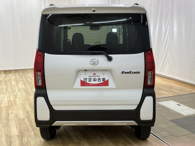 タント ファンクロス　衝突軽減　フルタイム４ＷＤ　Ｂｌｕｅｔｏｏｔｈ　車線逸脱警報　前席シートヒーター　ＴＶ　バックモニター　電格ミラー　ＬＥＤヘッド　ベンチシート　オートハイビーム　キーフリー　盗難防止システム　記録簿（8枚目）