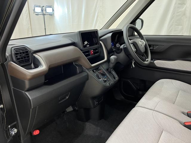 ムーヴ Ｌ　／オーディオレス／キーレスエントリー／両側スライドドア　両側スライドドア　オーディオレス　誤発進抑制装置　キーレスエントリー　衝突安全ボディ　アイドリングストップ　オートハイビーム　レーンアシスト（29枚目）