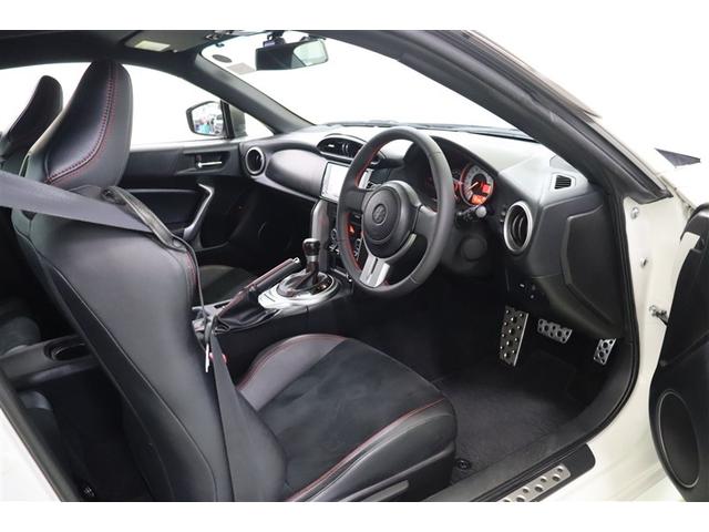 ８６ ＧＴリミテッド　スマキ－　イモビライザー　ＥＴＣ付き　キーレスアクセス　メモリ－ナビ　横滑り防止機能　エアロ　Ｗエアバック　ＡＵＸ　ナビＴＶ　オートエアコン　アルミホイール　ＡＢＳ　エアバック　パワーウィンドウ（27枚目）