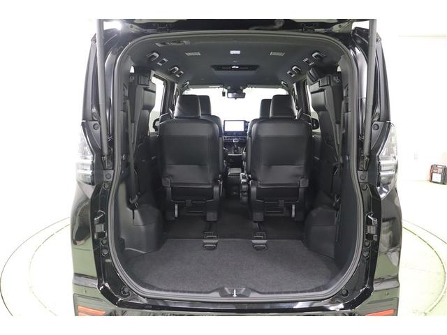 ヴォクシー ハイブリッドＳ－Ｚ　パワーウィンドウ　ＤＶＤ再生機能　インテリキー　横滑防止装置　地デジＴＶ　アクティブクルーズコントロール　フルオートエアコン　リアカメラ　エアバッグ　ＡＢＳ　１００Ｖ充電　ナビＴＶ　ＷＡＣ　キーレス（35枚目）