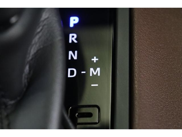 �l�s���[�h�i�V�[�P���V�����V�t�g�j�𑕔����Ă��܂��B�b�u�s�Ԃł���Ȃ���A�}�j���A�����o�̃V�t�g�`�F���W���\�ł��B�h���C�o�[�̕ϑ�����ɉ������A�N�e�B�u�ȑ��肪�y���߂܂��B