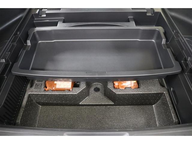 ���Q�[�W�X�y�[�X�̏����ɂ̓��C�h�Ȏ��[�X�y�[�X������܂��B��i�̃g���C�̓X���C�h�o����̂ŁA���i�̉ו������o���₷���Ȃ��Ă��܂��B�g���C�͎��O���Ċې􂢂ł���̂ŕ֗��ł���B