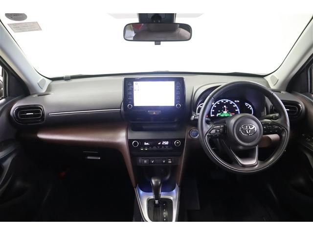 ヤリスクロス ハイブリッドＺ　スマートキ　衝突軽減ブレーキ　リヤカメラ　点検記録簿　ＬＥＤヘッドライ　ＥＳＣ　クルーズＣ　パワーステアリング　アルミホイール　ＥＴＣ車載器　運転席パワーシート　イモビ　キーフリー　フルオートエアコン（4枚目）