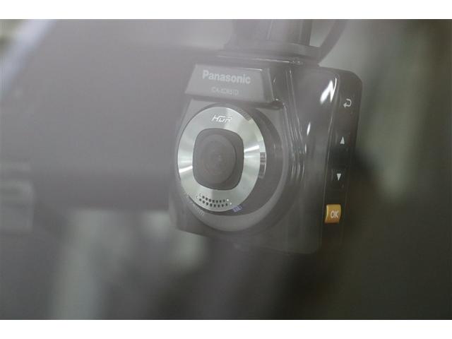 アイシス プラタナ　Ｂカメ　プッシュスタートスマートキー　パワーウインドウ　メモリナビ　キーレスエントリー　ダブルエアバッグ　横滑り防止　オートエアコン　ＤＶＤ　３列シート　イモビライザー　ＥＴＣ　パワステ　ＡＢＳ（8枚目）