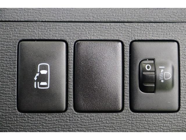 アイシス プラタナ　Ｂカメ　プッシュスタートスマートキー　パワーウインドウ　メモリナビ　キーレスエントリー　ダブルエアバッグ　横滑り防止　オートエアコン　ＤＶＤ　３列シート　イモビライザー　ＥＴＣ　パワステ　ＡＢＳ（12枚目）