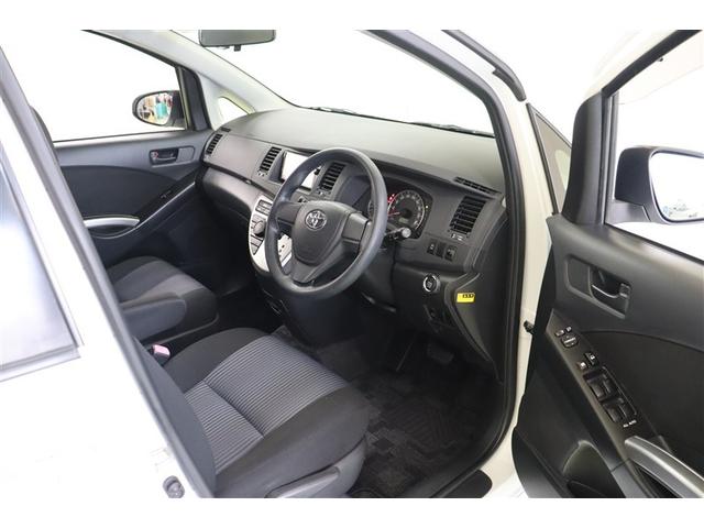 アイシス プラタナ　Ｂカメ　プッシュスタートスマートキー　パワーウインドウ　メモリナビ　キーレスエントリー　ダブルエアバッグ　横滑り防止　オートエアコン　ＤＶＤ　３列シート　イモビライザー　ＥＴＣ　パワステ　ＡＢＳ（24枚目）