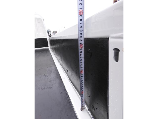 エルフトラック 　セミロング１１尺　平　積載２ｔ　総重量５ｔ未満　ナビ　ＥＴＣ　ＴＶ　バックカメラ　　６ＭＴ（27枚目）