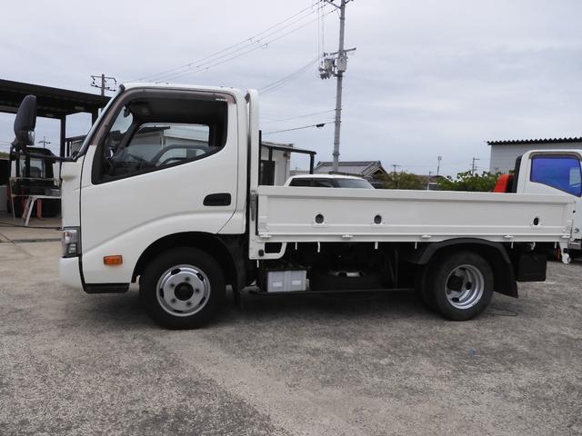 デュトロ 　平　オートマ　積載２ｔ　総重量５ｔ未　５ｔ限定免許対応　左電動格納ミラー　ＥＴＣ　荷台内寸　３１０　１６０　３６（3枚目）