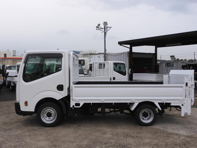 アトラストラック 　平　新明和垂直パワーゲート付　積載１．５ｔ　総重量５ｔ未　５ｔ限定免許対応　荷台鉄板張　　左電動格納ミラー　キーレス　荷室内寸　３０４　１６０　３８（29枚目）