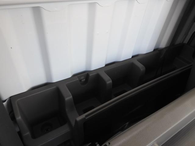 アトラストラック 　平　積載１．５ｔ　総重量３．５ｔ未　新普通免許対応　５ＭＴ　荷台鉄板張　キーレス　左電動格納ミラー　荷台内寸３１０　１６０　３８（18枚目）