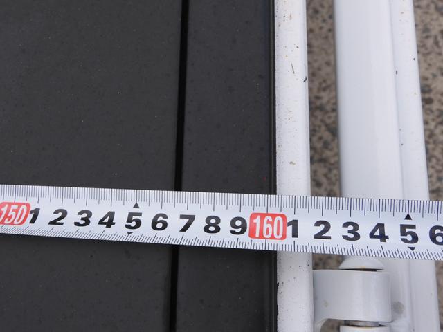 アトラストラック 　平　積載１．５ｔ　総重量３．５ｔ未　新普通免許対応　５ＭＴ　荷台鉄板張　キーレス　左電動格納ミラー　荷台内寸３１０　１６０　３８（24枚目）