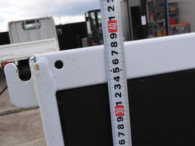 アトラストラック 　平　積載１．５ｔ　総重量３．５ｔ未　新普通免許対応　５ＭＴ　荷台鉄板張　キーレス　左電動格納ミラー　荷台内寸３１０　１６０　３８（26枚目）