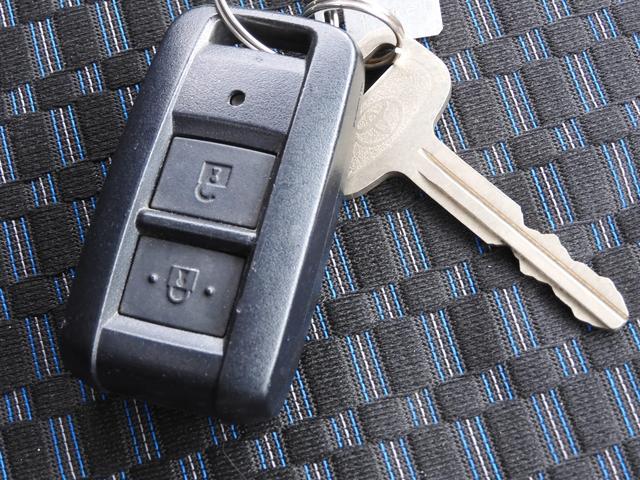 ダイナトラック ロング 平 オートマ 積載2t 総重量5t未 5t限定免許対応 荷台鉄板張社外ナビ バックカメラモニター スマートキー ETC Bluetooth 左電動格納ミラー ロープ穴4対仕様(17枚目)