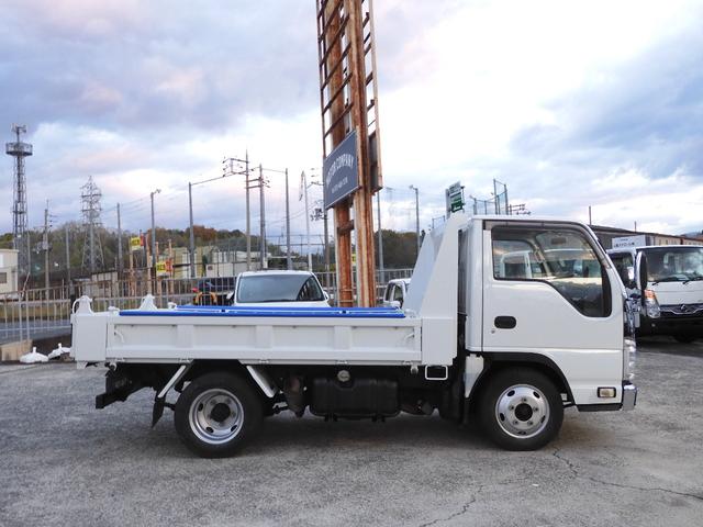 エルフトラック 　ダンプ　総重量５ｔ未　５ｔ限定免許対応　純正メッキパーツ　コボレーン　キーレス（11枚目）