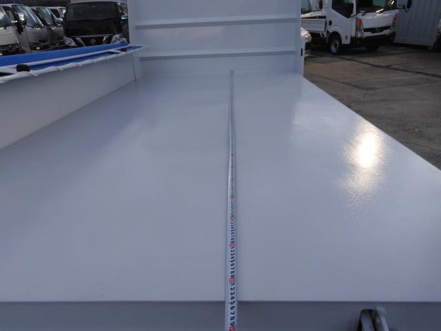 エルフトラック 　ダンプ　総重量５ｔ未　５ｔ限定免許対応　純正メッキパーツ　コボレーン　キーレス（28枚目）