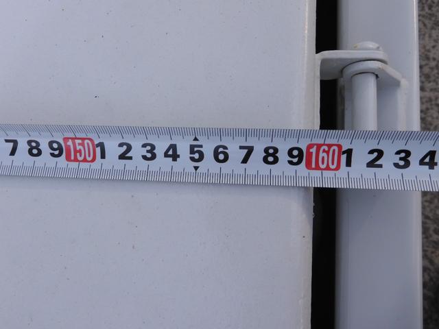 エルフトラック 　ダンプ　総重量５ｔ未　５ｔ限定免許対応　純正メッキパーツ　コボレーン　キーレス（31枚目）