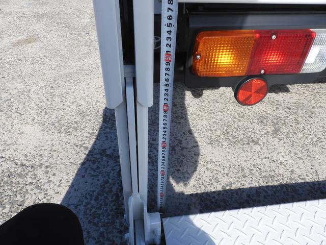 ダイナトラック 　極東垂直式パワーゲート　積載９００ｋｇ　総重量３．５ｔ未　新普通免許対応　ＡＴ　ディーゼル　ＥＴＣ　ナビ　Ｂカメラ　荷台内寸２８２／１６０／３６　荷台高７９　リフト内１５７／８５　リフト能力６００ｋｇ（30枚目）